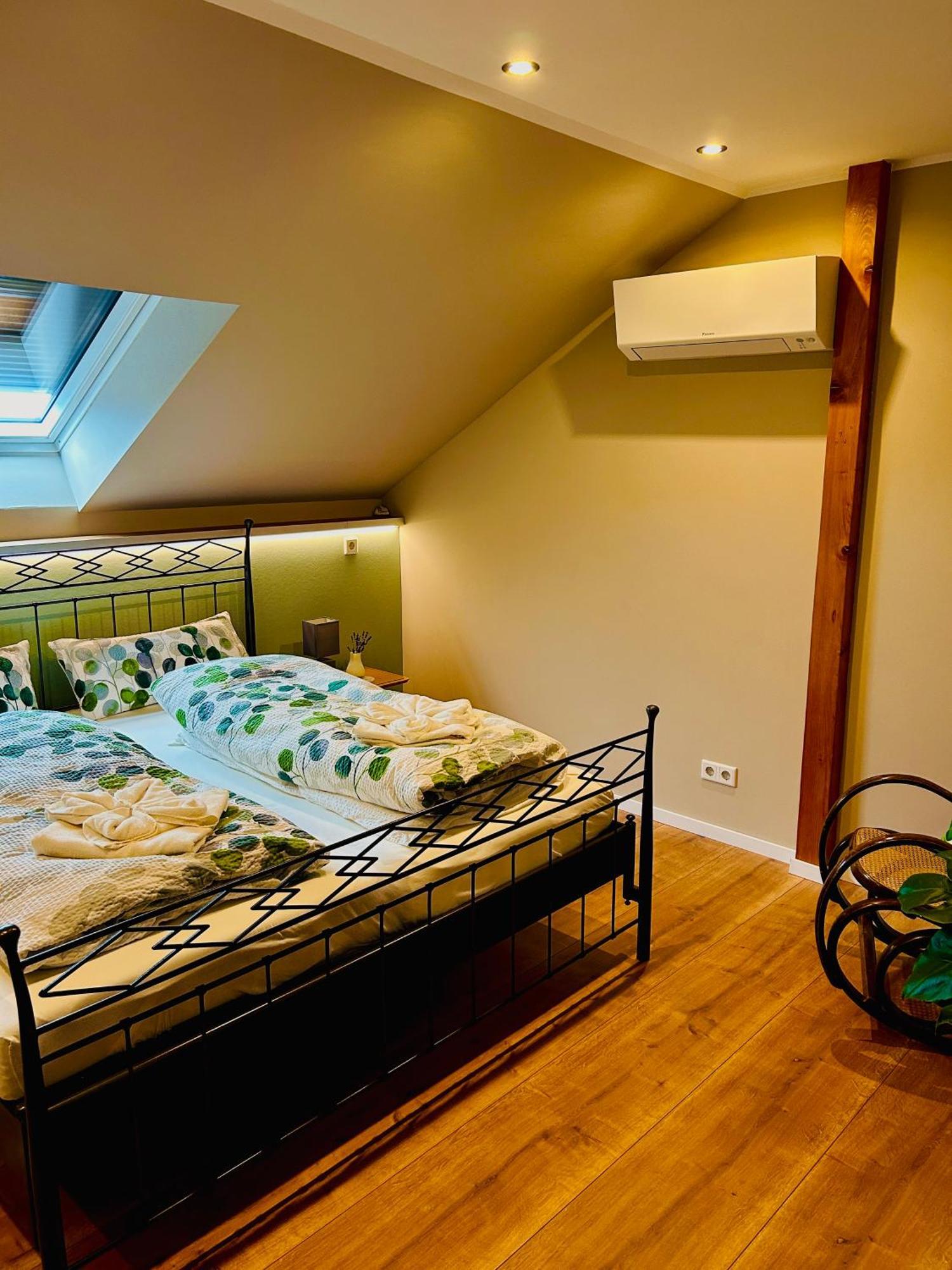 Ferienwohnung "Bei Freunden" Naumburg  Bagian luar foto